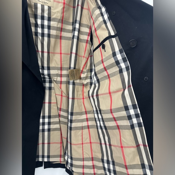 MASSIVE CLEAROUT: NWOT Burberry Kensington Trench Coat (Medium Length) - Picture 4 of 5